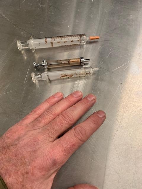 Hypodermic syringe